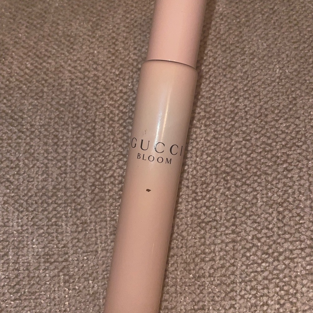 Gucci Bloom Fragrance Roller. Used only 3 times.